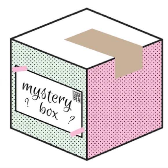 ⁉️Mystery Jewelry Box⁉️ - Picture 1 of 1